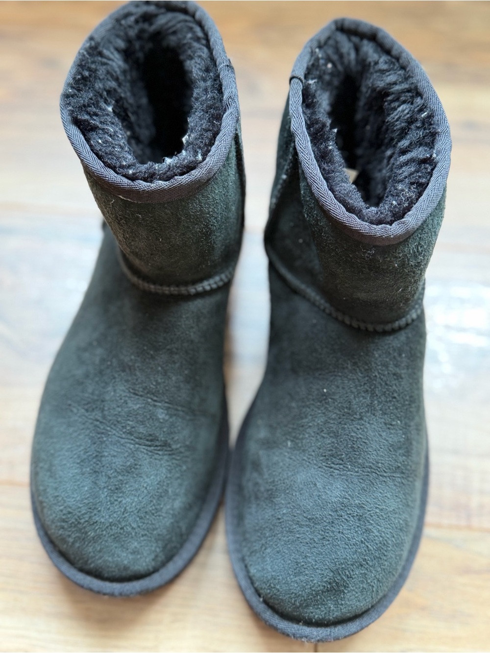 UGG Black Womens Shearling-Lined Winter Boots
